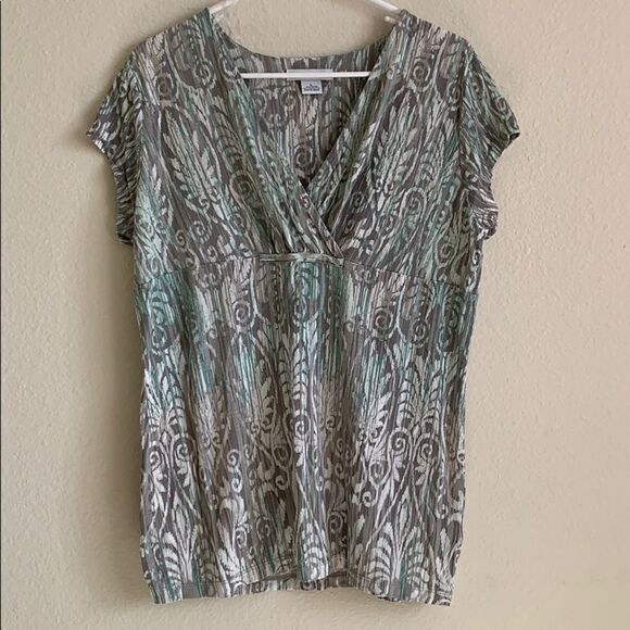 Gray, mint, & white printed top - Picture 2 of 5